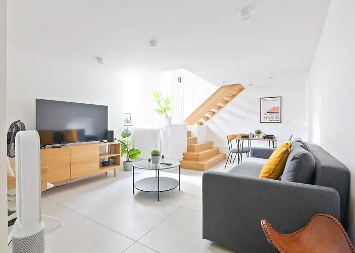 Luxurious Mezzanine Quartier Tour Eiffel Paris